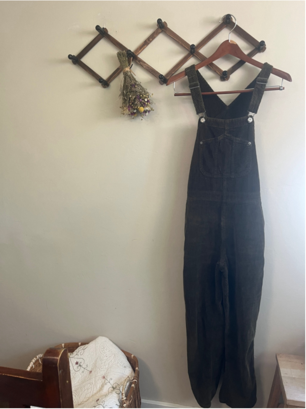Women's Old Navy Olive Green Corduroy Overalls Size 10 - Picture 2 of 7